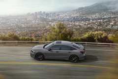 Side profile shot of a 2025 Honda Civic Si