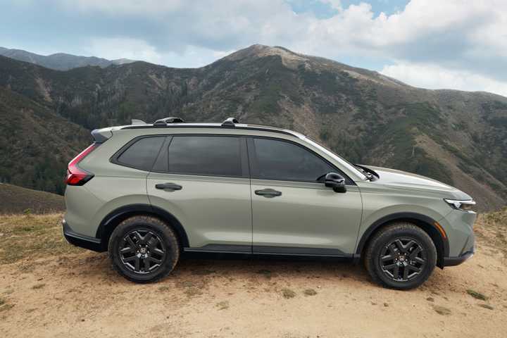 Side profile shot of a 2026 Honda CR-V TrailSport