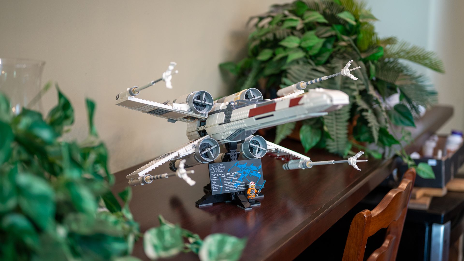 Right-front side of the LEGO Star Wars UCS X-Wing Starfighter