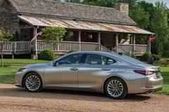 Side profile of a 2021 Lexus ES 300h