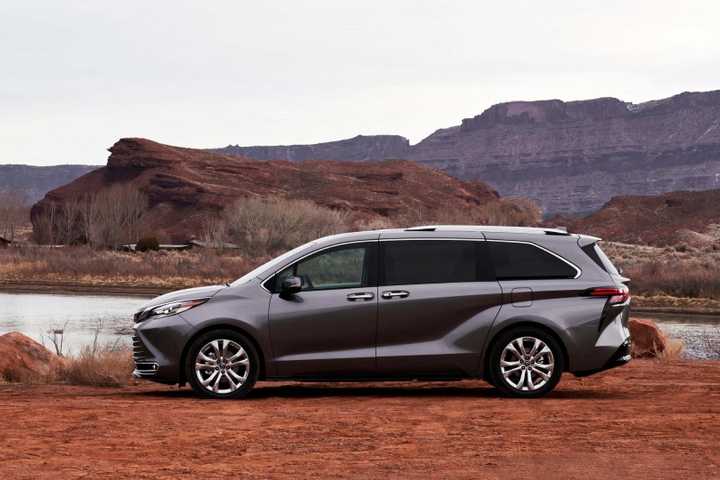 Side profile shot of a 2024 Toyota Sienna