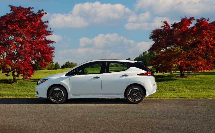 Side profile shot of a 2025 Nissan Leaf