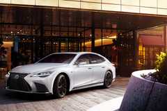 Front 3/4 shot of a 2025 Lexus LS 500