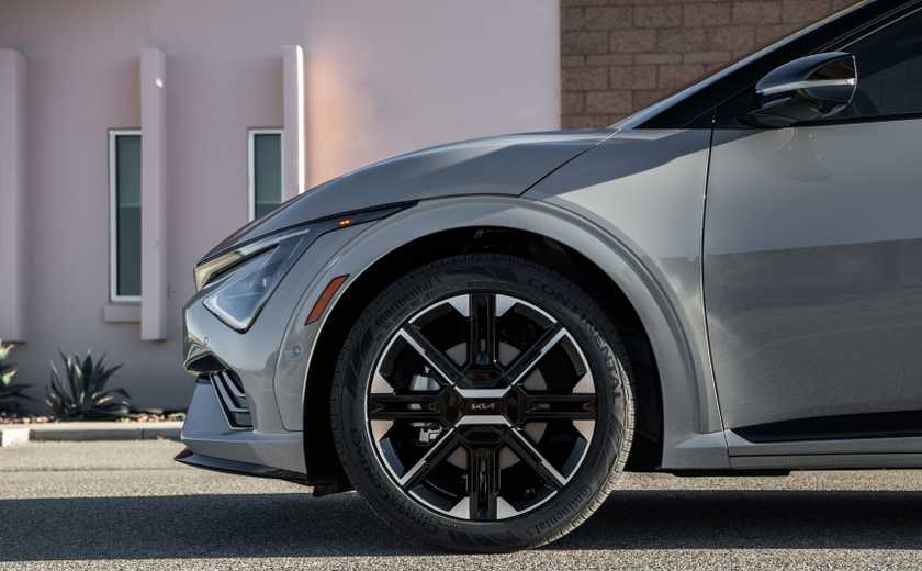 Front wheel of a 2025 Kia EV6