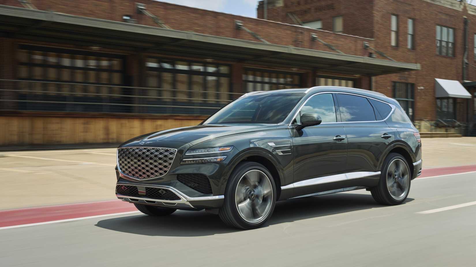 Front 3/4 action shot of a 2025 Genesis GV80