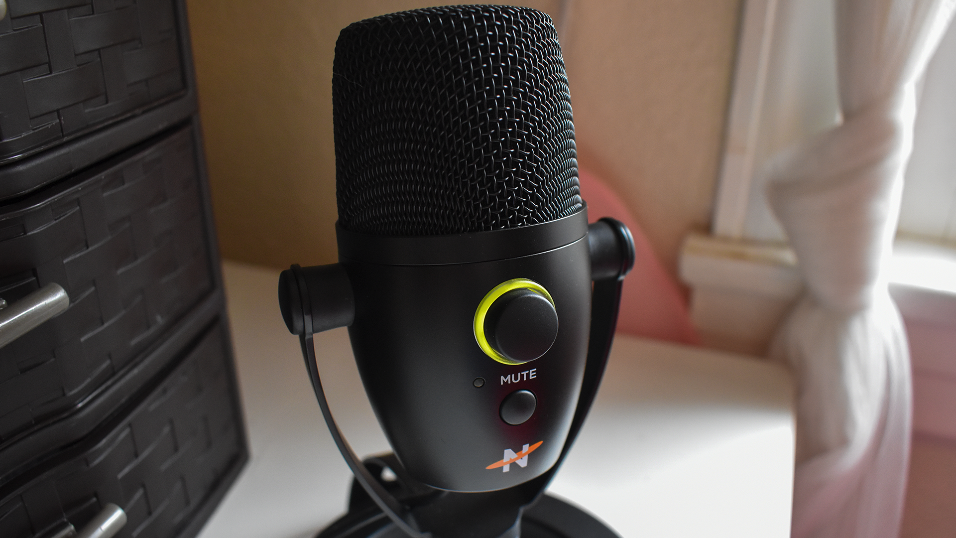 Neat Microphones Bumblebee II USB condenser microphone sitting on a table