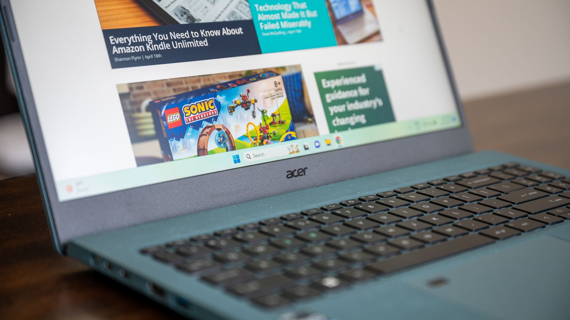 Windows 11 and a keyboard.