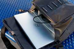 XPS 15 in laptop bag