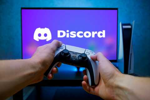 A person holding a PS5 DualSense controller and a TV in front with the Discord logo.