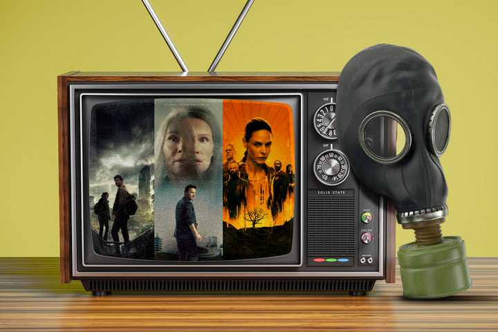An old TV and a gas mask next to it.