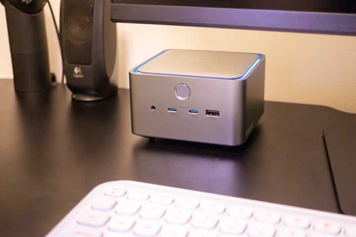 Anker dock on a desk.
