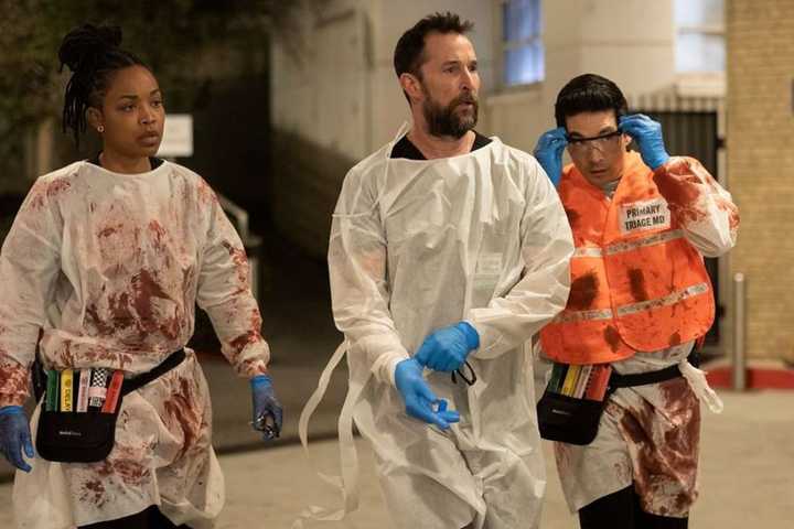 A Picture of Ayesha Harris, Noah Myle, and Ken Kirby in The Pitt.