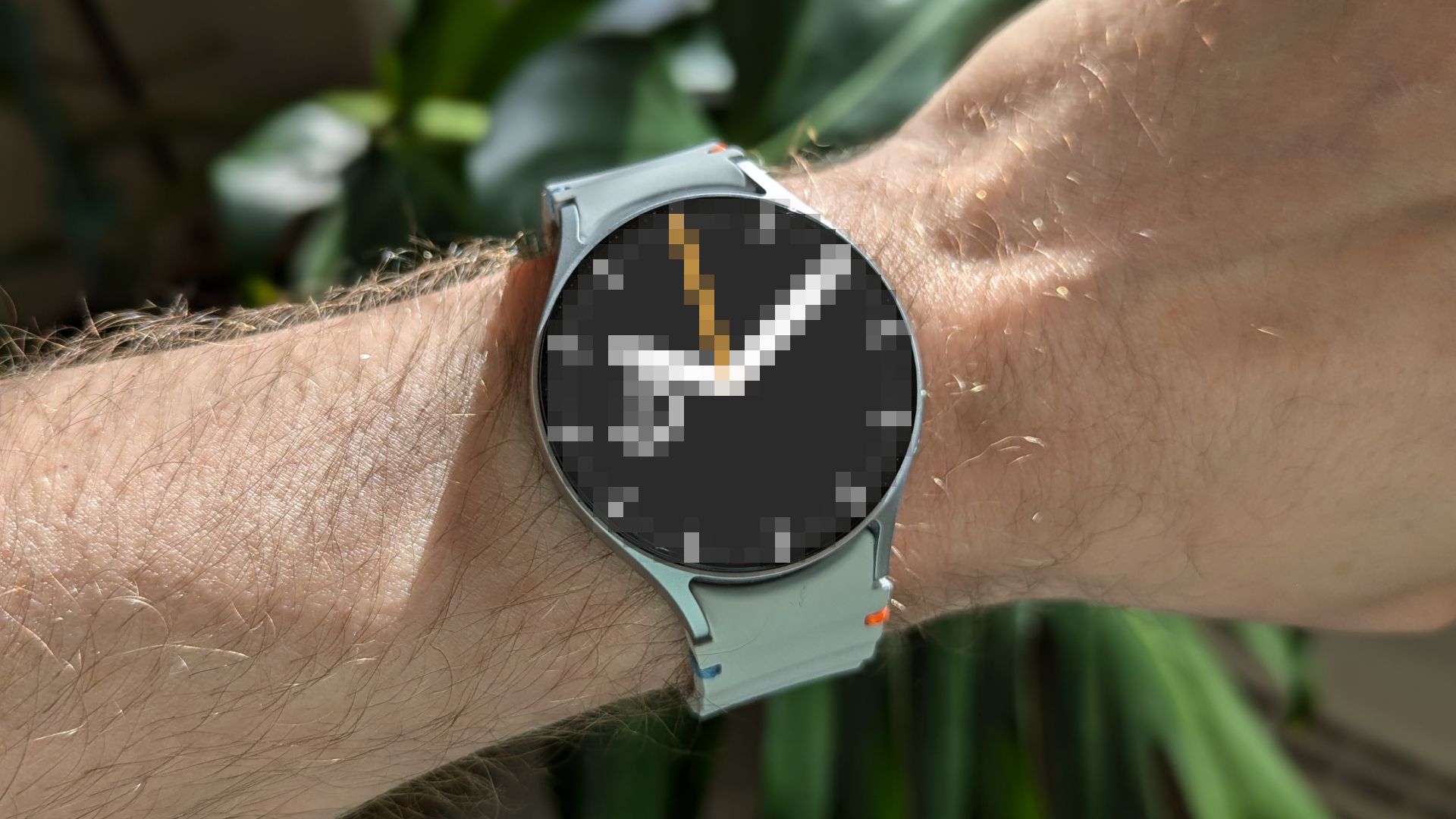 Blurred watch face on Galaxy Watch 7.