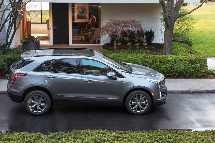 Side profile shot of a 2020 Cadillac XT5