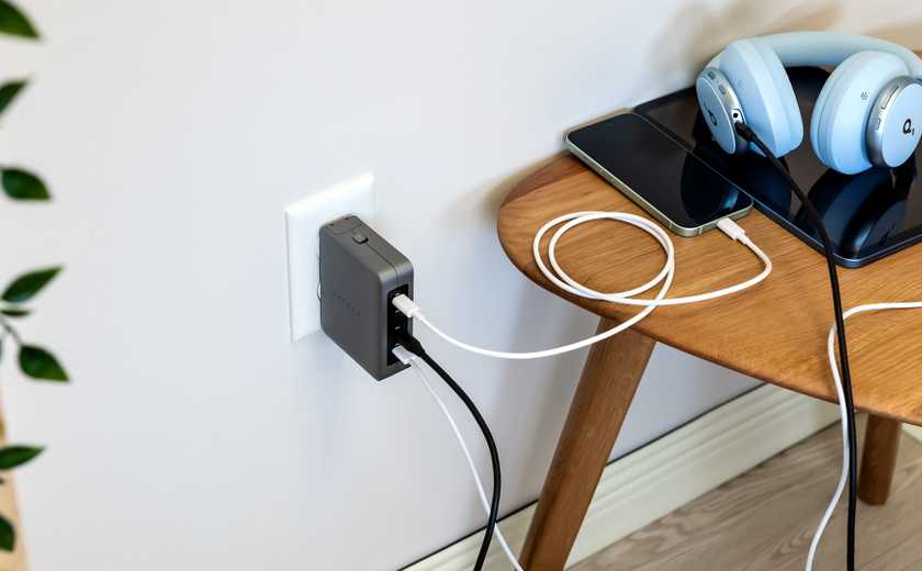 Charging multiple devices with the Satechi 145 USB-C 4-Port GaN Travel Charger.