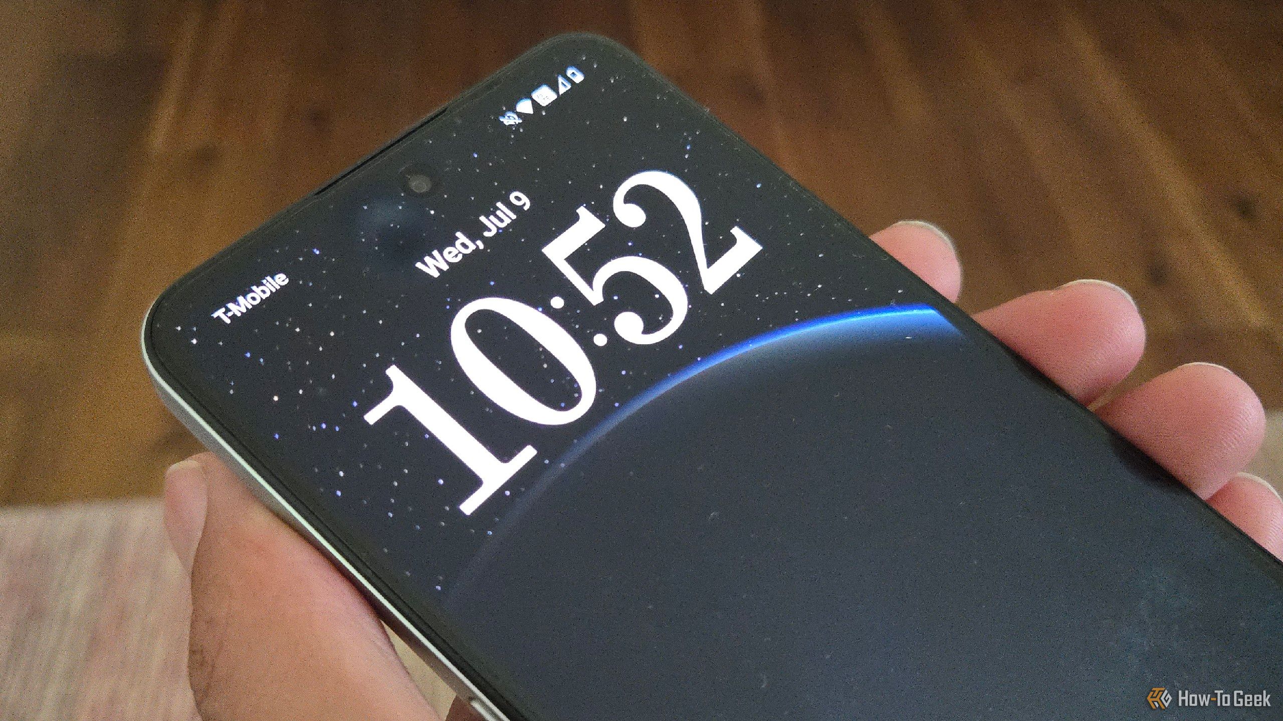 Earth 3D live wallpaper on a CMF Phone 2 Pro.