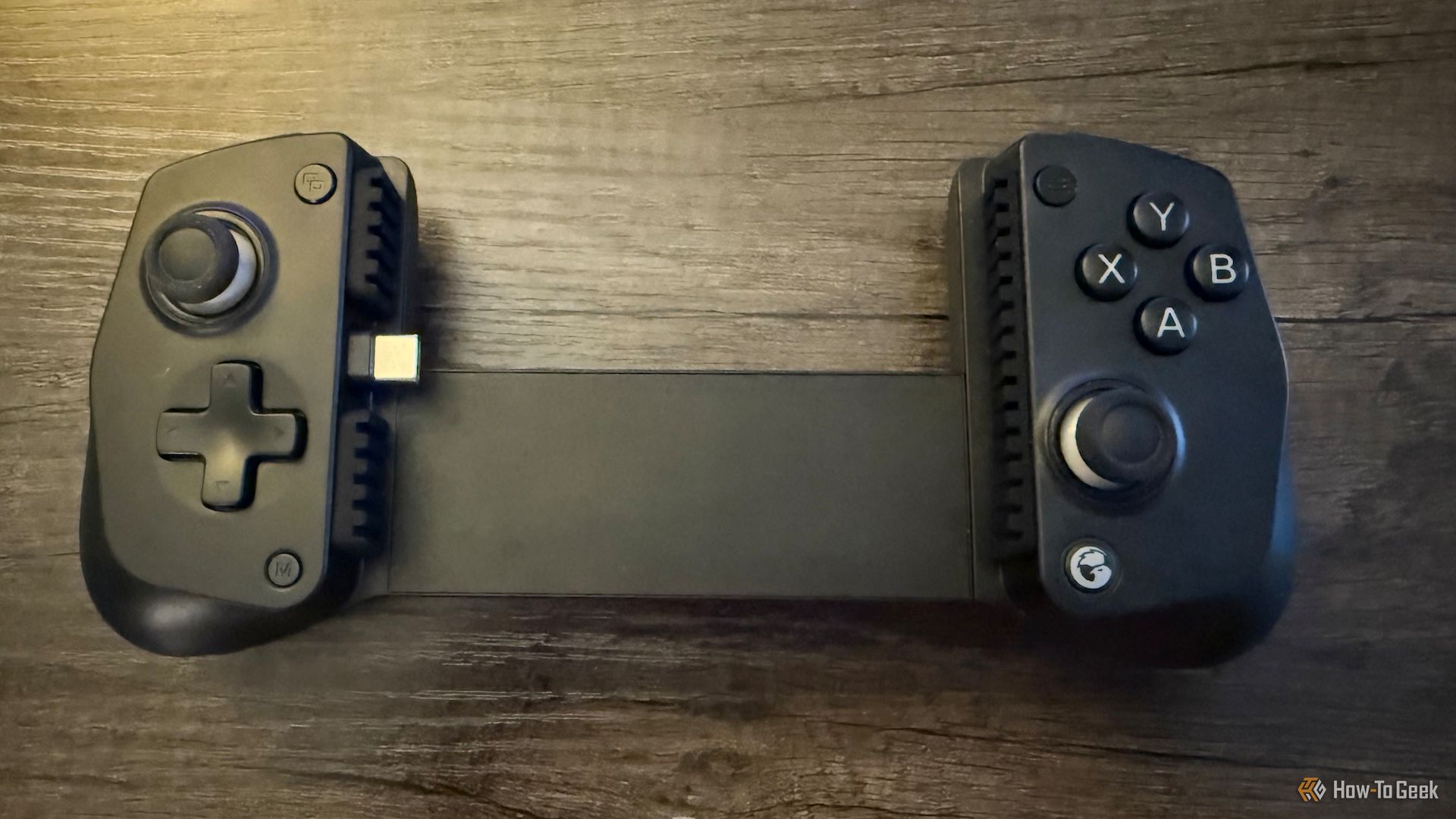 The front of the GameSir X5 Lite from above.