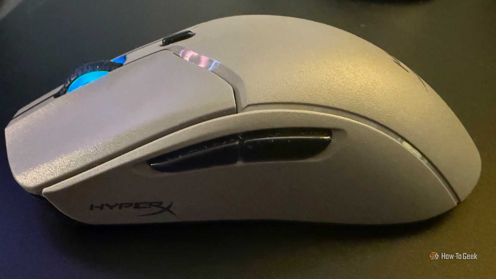 The side buttons and scroll wheel on the HyperX Pulsefire Saga 2 Pro.