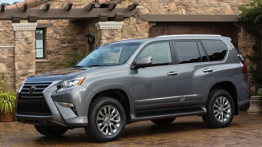 Front 3/4 shot of a 2014 Lexus GX 460