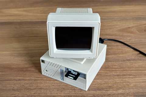 Old-style-PC-with-screen-based-on-a-Raspberry-Pi-3D-print.