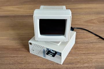 Old-style-PC-with-screen-based-on-a-Raspberry-Pi-3D-print.