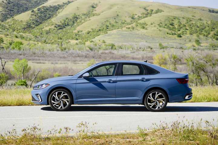 Side profile shot of a 2025 Volkswagen Jetta