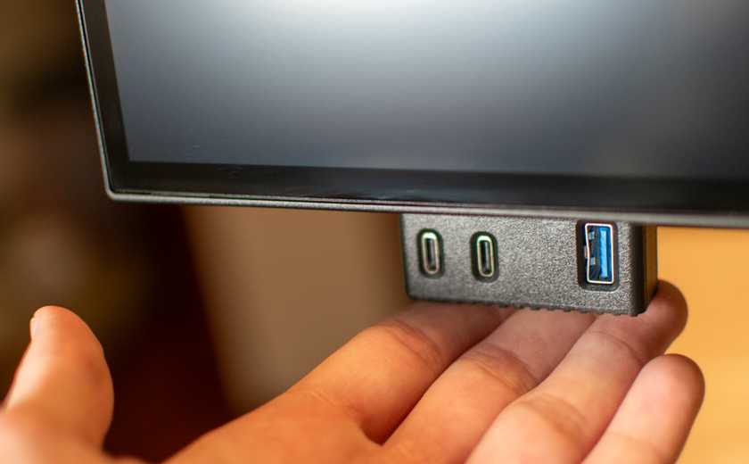 Popout USB ports on a Dell Ultrasharp 27 Thunderbolt Hub monitor.