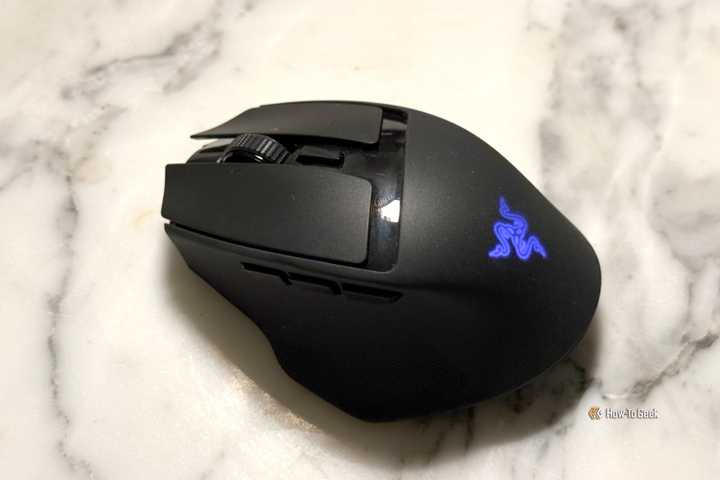 The Razer Basilisk mobile showing a blue light.