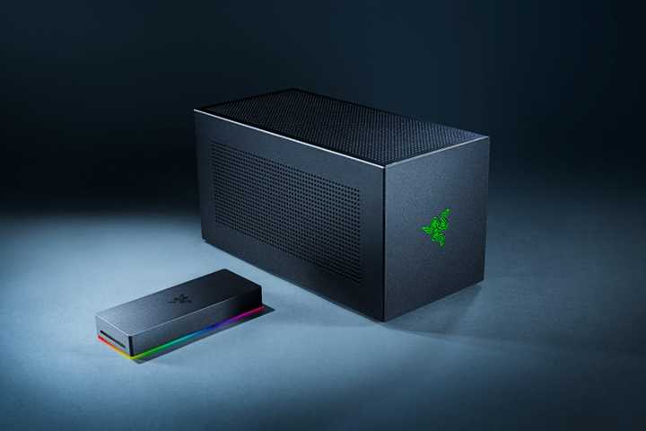 Razer razer core x v2 and a Thunderbolt 5 next to each other on a gray background