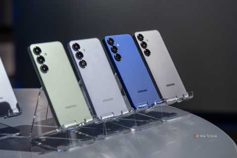 Samsung Galaxy S25 on display in multiple color options.