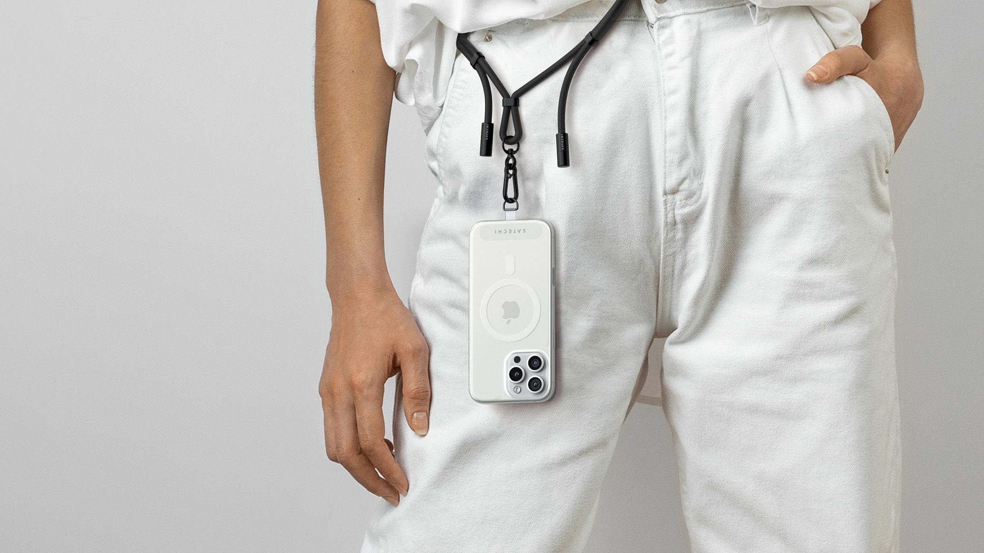 Satechi lanyard on a person.