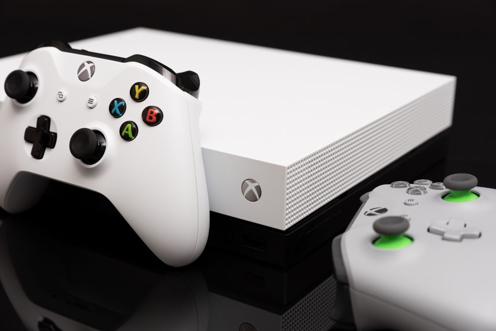 A white Xbox One.