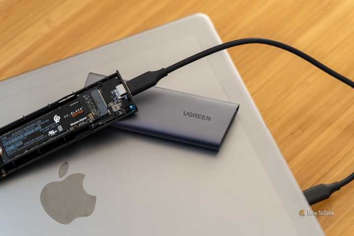 UGREEN M.2 NVMe SSD USB Enclosure with WD_BLACK SN750 SSD Inside.