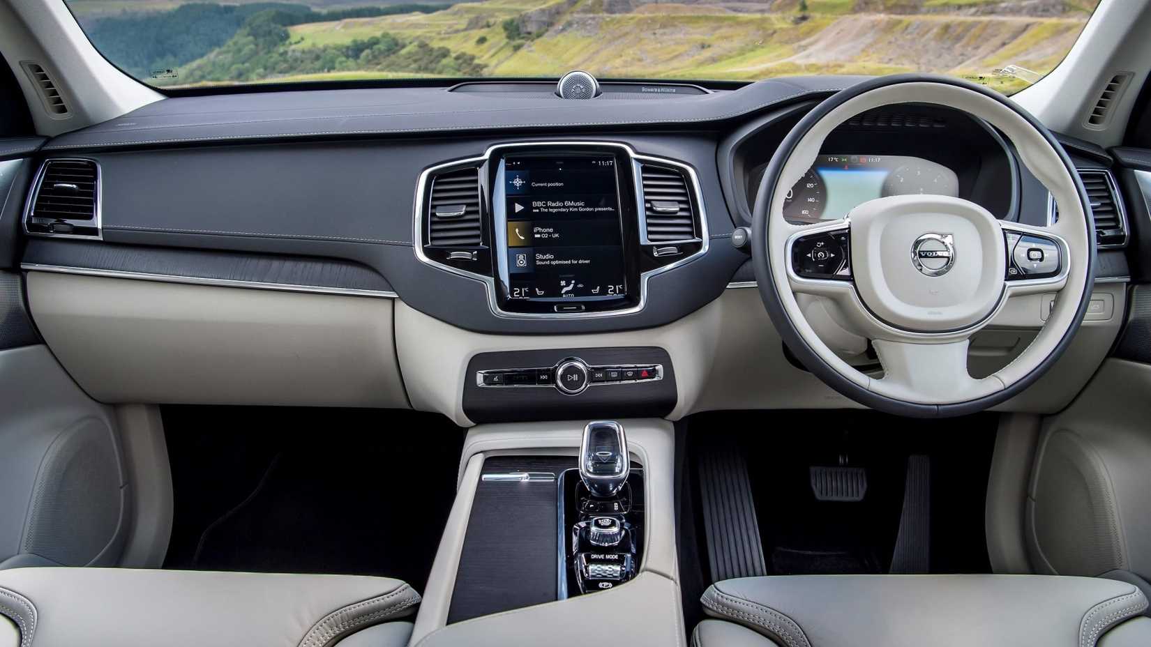 Interior shot of the dashboard in a 2020 Volvo XC90