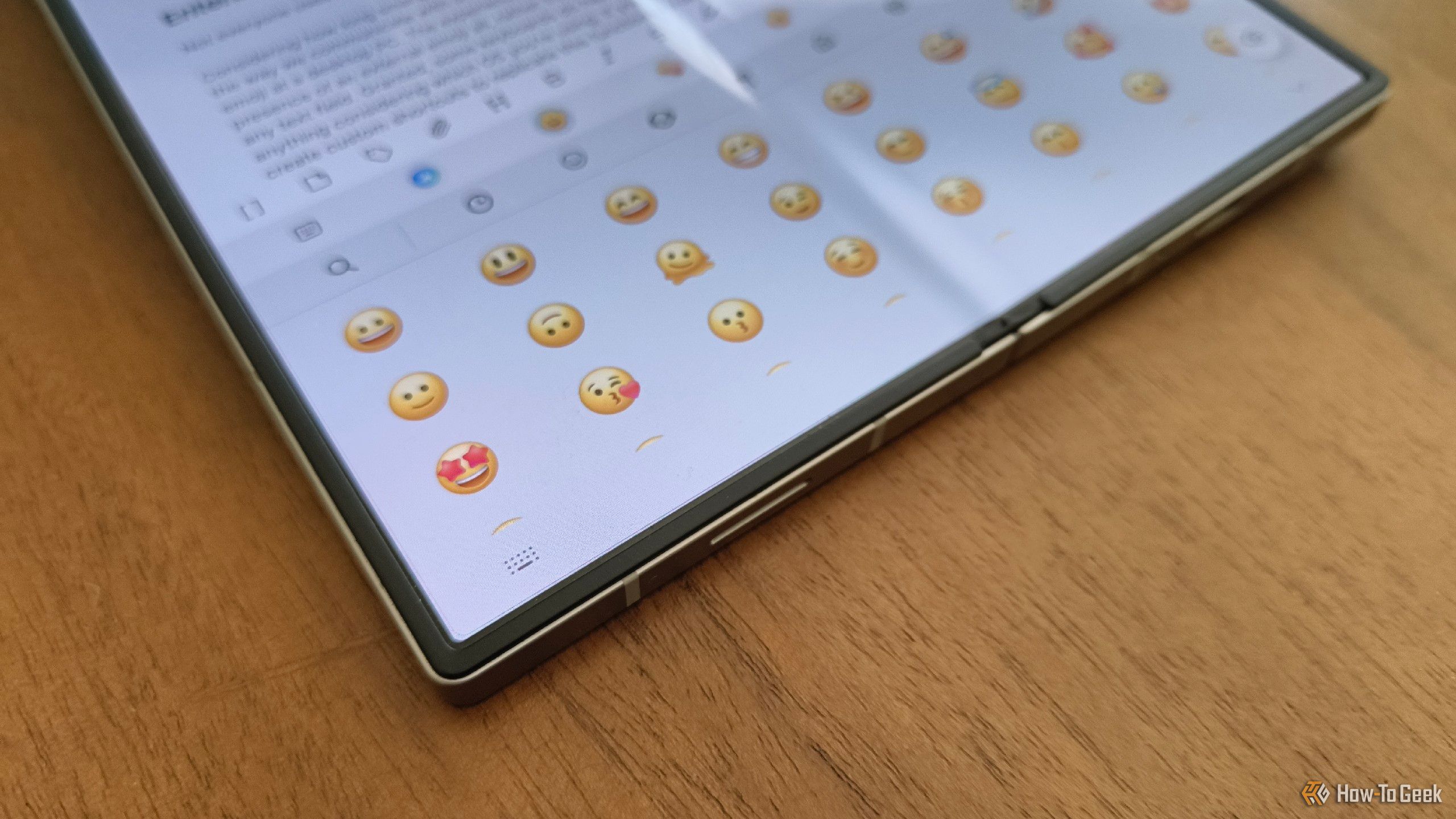 Emoji in Samsung Keyboard on a Galaxy Z Fold 6.