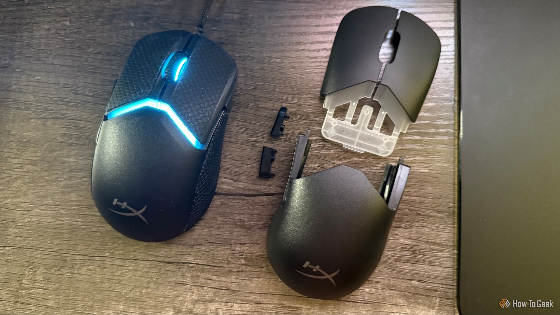 The HyperX Pulsefire Saga and its modular hot swappable parts.
