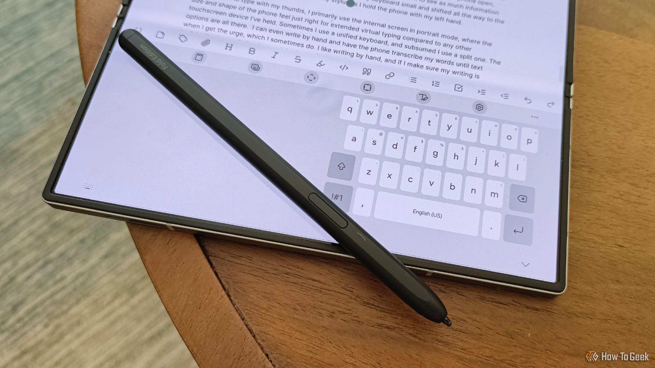 Samsung Keyboard off-center on a Galaxy Z Fold 6.